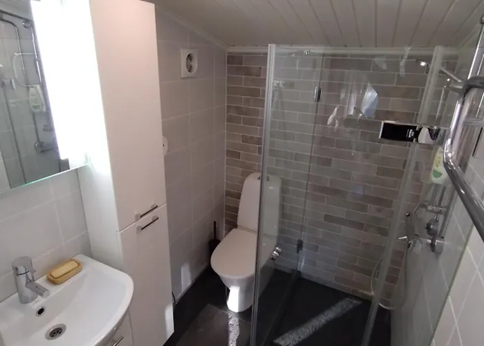 Huone Lintukodossa * Helsinki