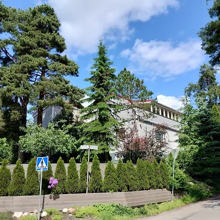 Huone Lintukodossa Helsinki