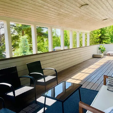 Huone Lintukodossa بيت ضيافة هلسنكي