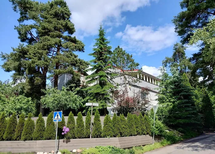 Huone Lintukodossa Helsinki