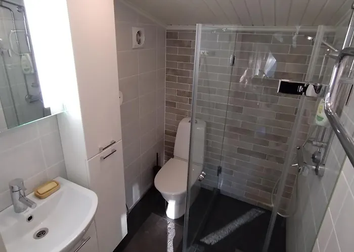 Huone Lintukodossa * Helsinki